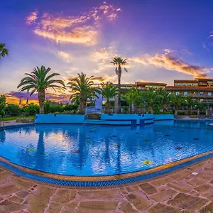 Hotel And Lagomandra